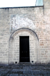 Antico ingresso della chiesa di S. Maria di Veglie.