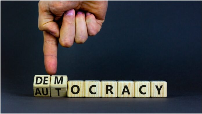greco_demoautocrazia_0