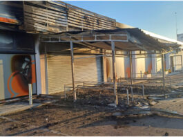 Incendio doloso al Conad di Veglie. Interviene la sindaca: «Nessuna tolleranza, le istituzioni non arretreranno»