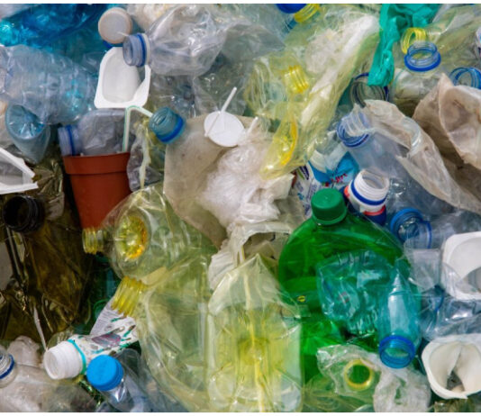 Consiglieri di opposizione di Veglie: “Plastica a Veglie sospesa. A Leverano ritirata. A Nardò regolare. Stesso blocco, perché a Veglie no?”