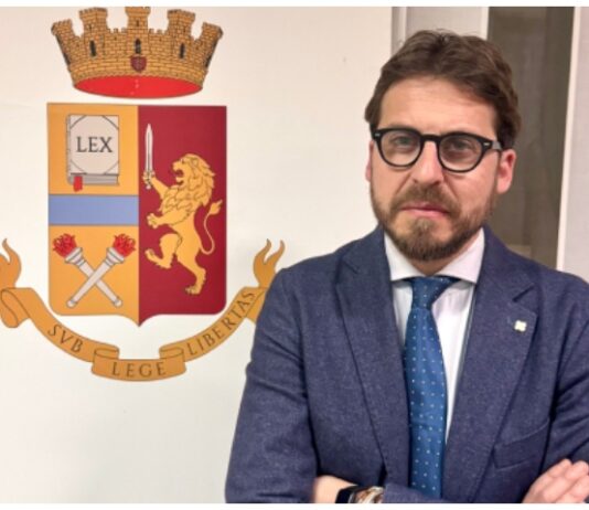 IL DOTT. GIANNI ALBANO NOMINATO DIRIGENTE DELLA SQUADRA MOBILE DI SALERNO. GLI AUGURI DELLA SINDACA DI VEGLIE